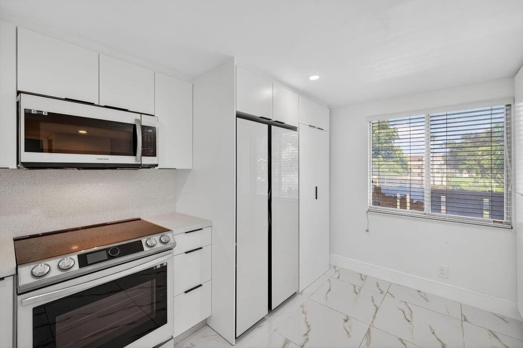 14375 Strathmore Lane - Photo 6