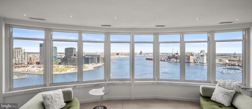 100 Harborview Drive - Photo 0