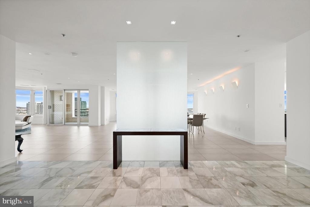 100 Harborview Drive - Photo 1