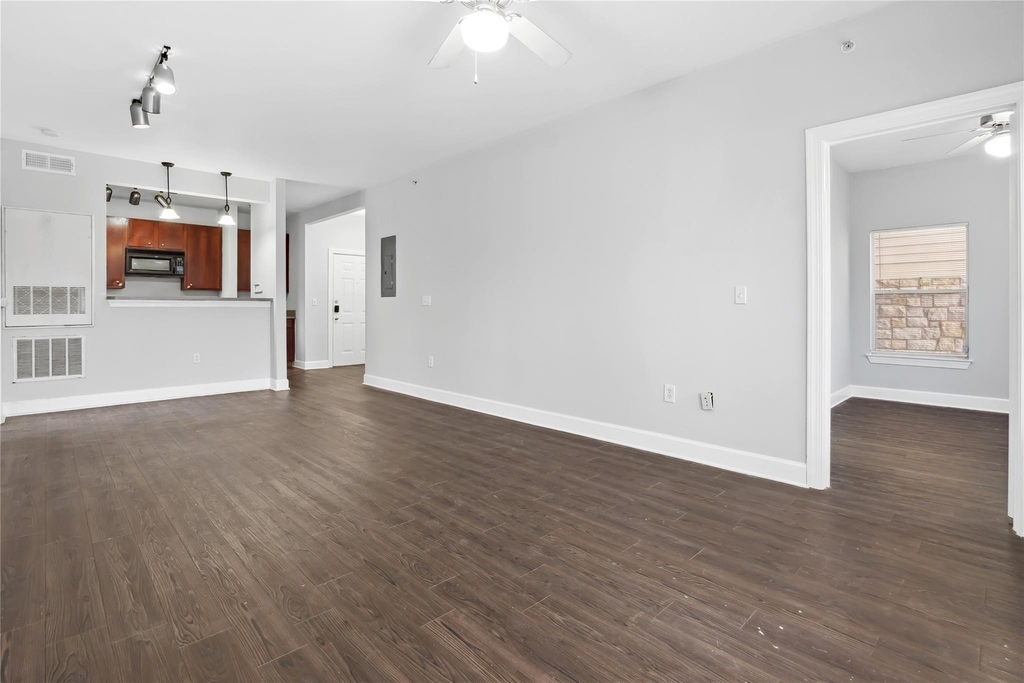 1901 Crossing Pl - Photo 11