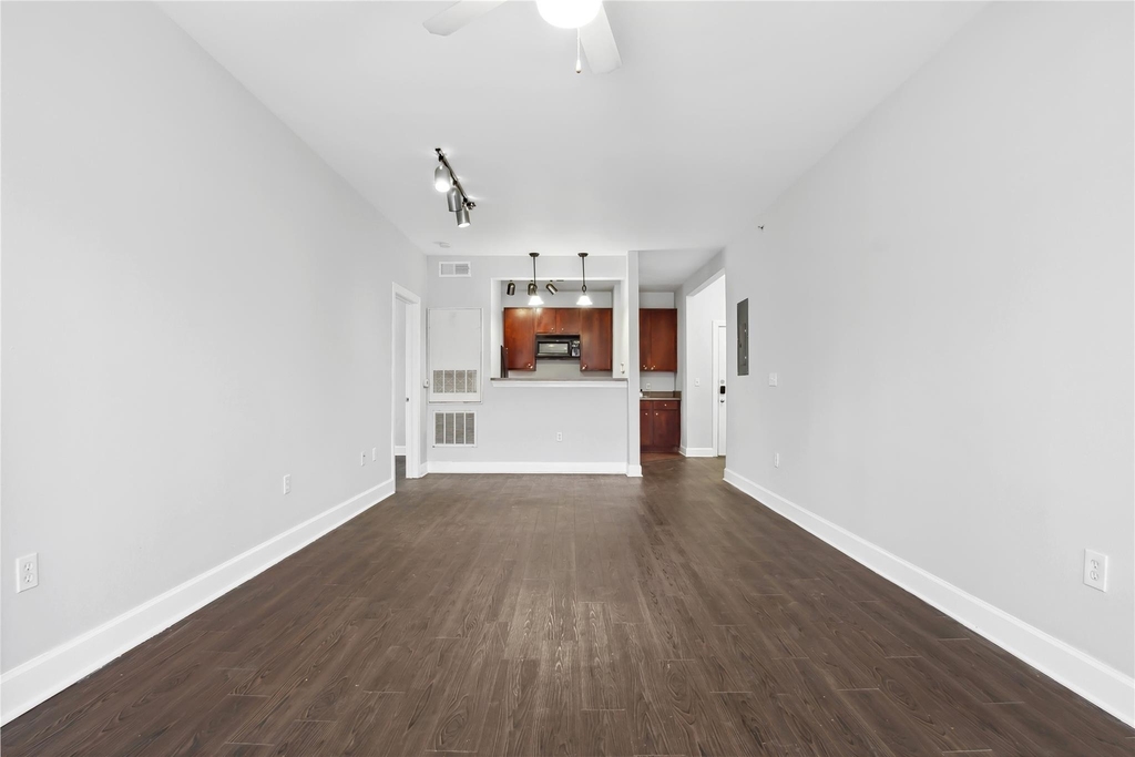1901 Crossing Pl - Photo 1