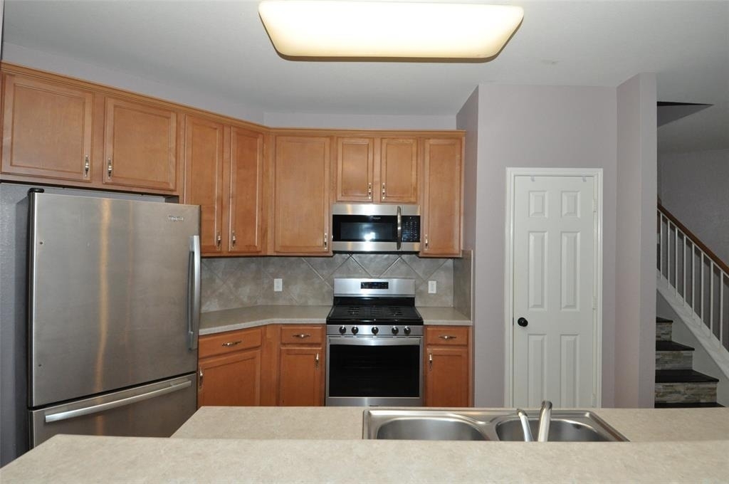 1900 Scofield Ridge Pkwy - Photo 2