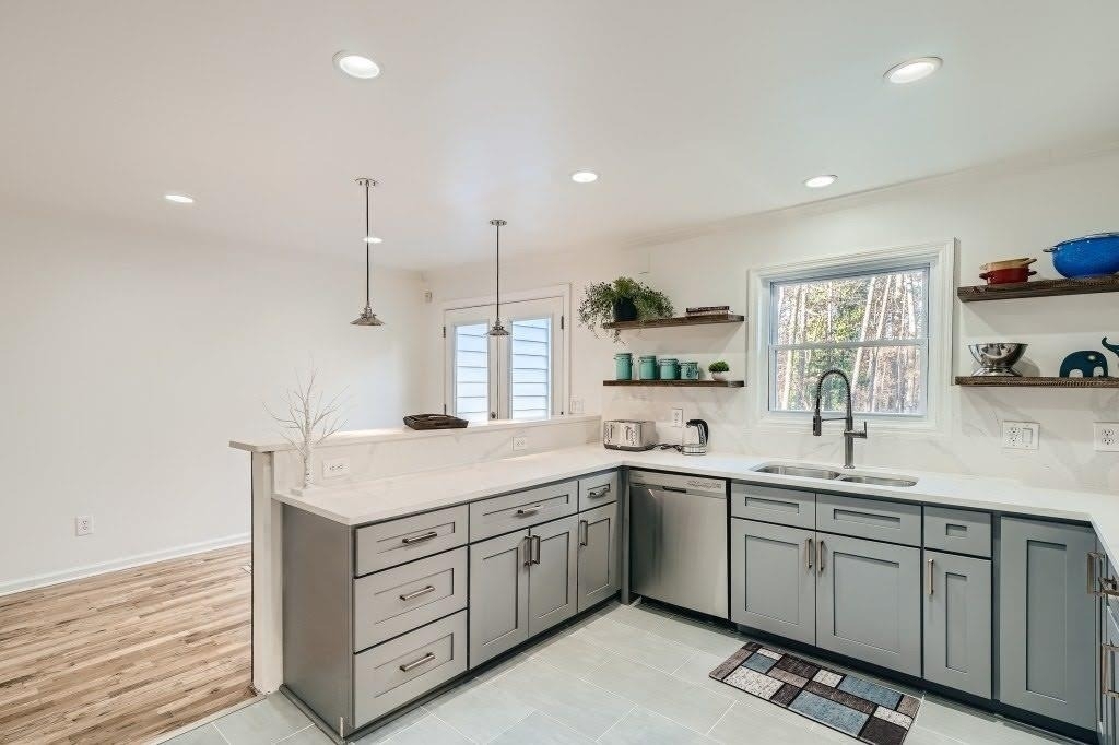 4438 Glengary Drive Ne - Photo 4