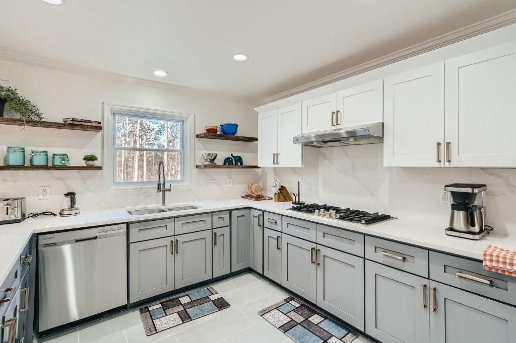 4438 Glengary Drive Ne - Photo 5