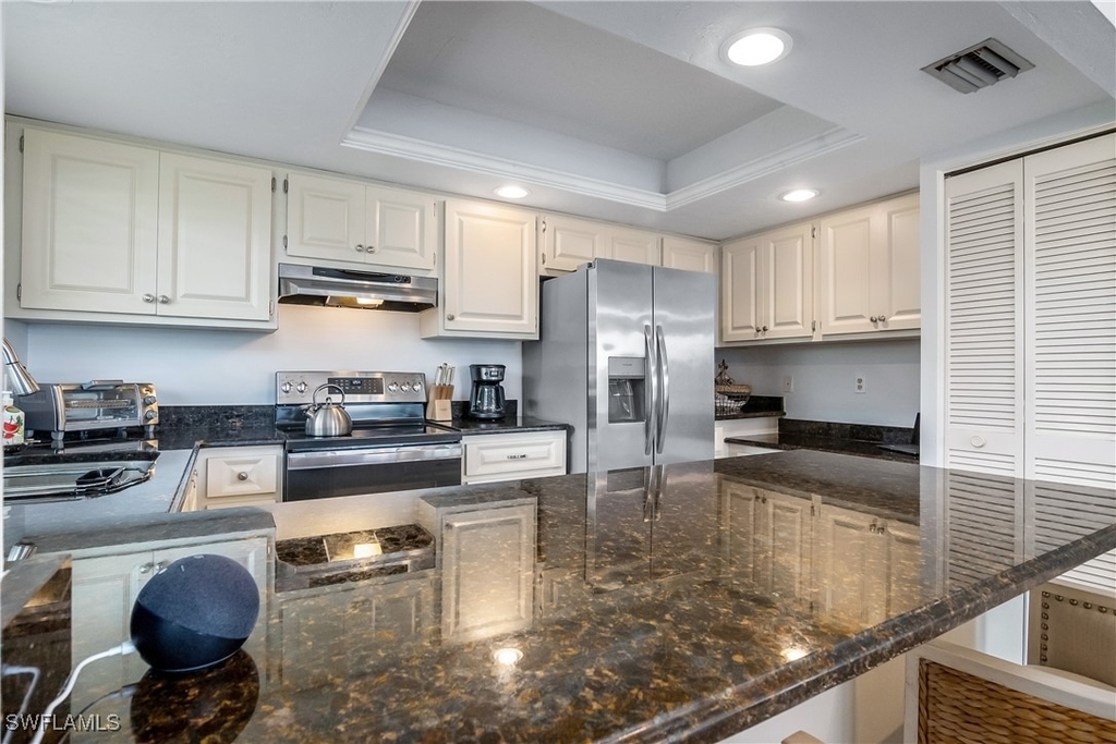 105 Georgetown Boulevard - Photo 3