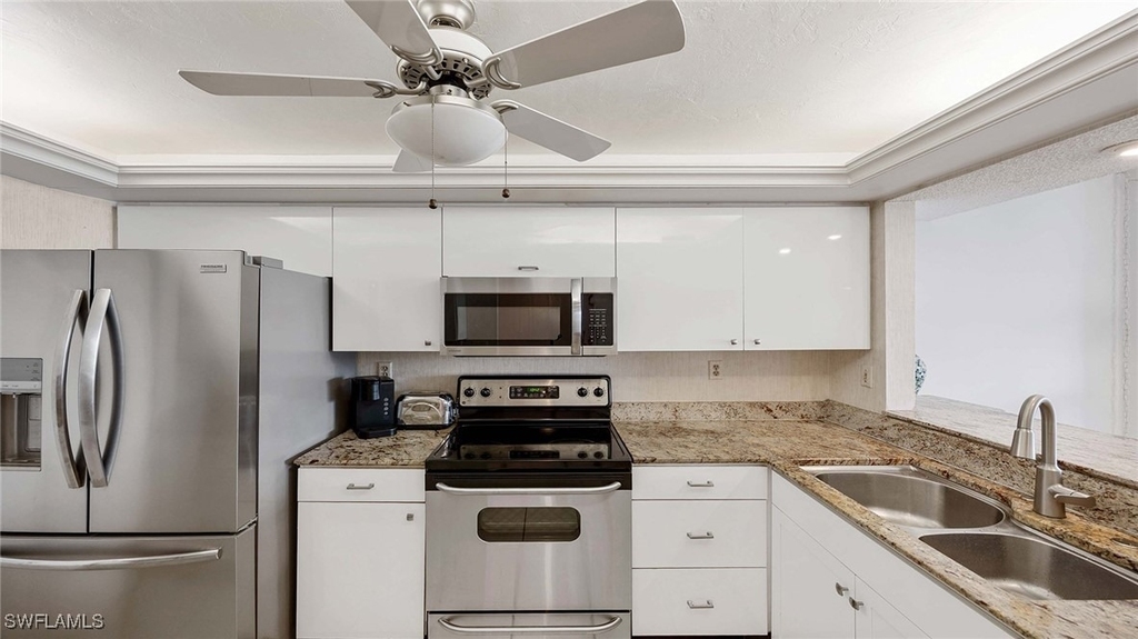 601 Seaview Court - Photo 8