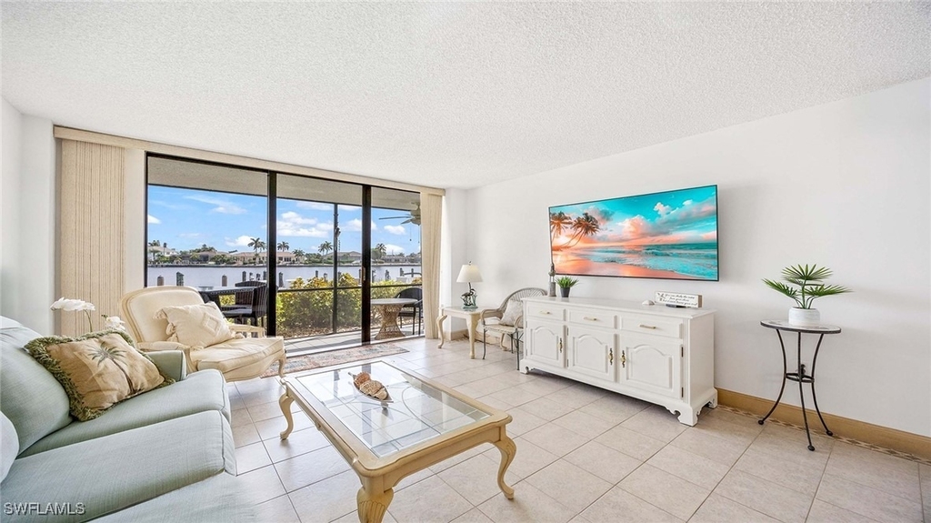 601 Seaview Court - Photo 1