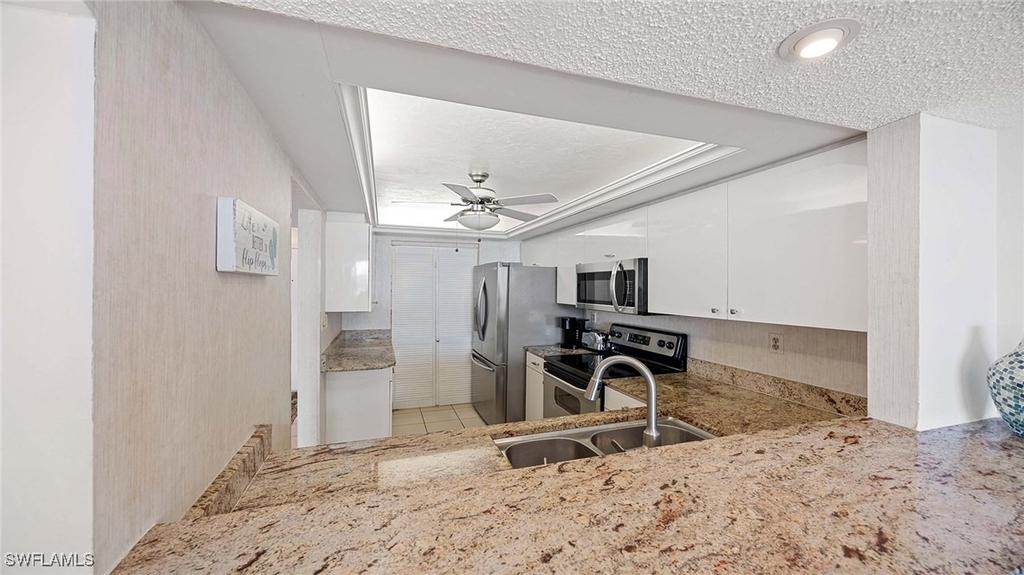 601 Seaview Court - Photo 10