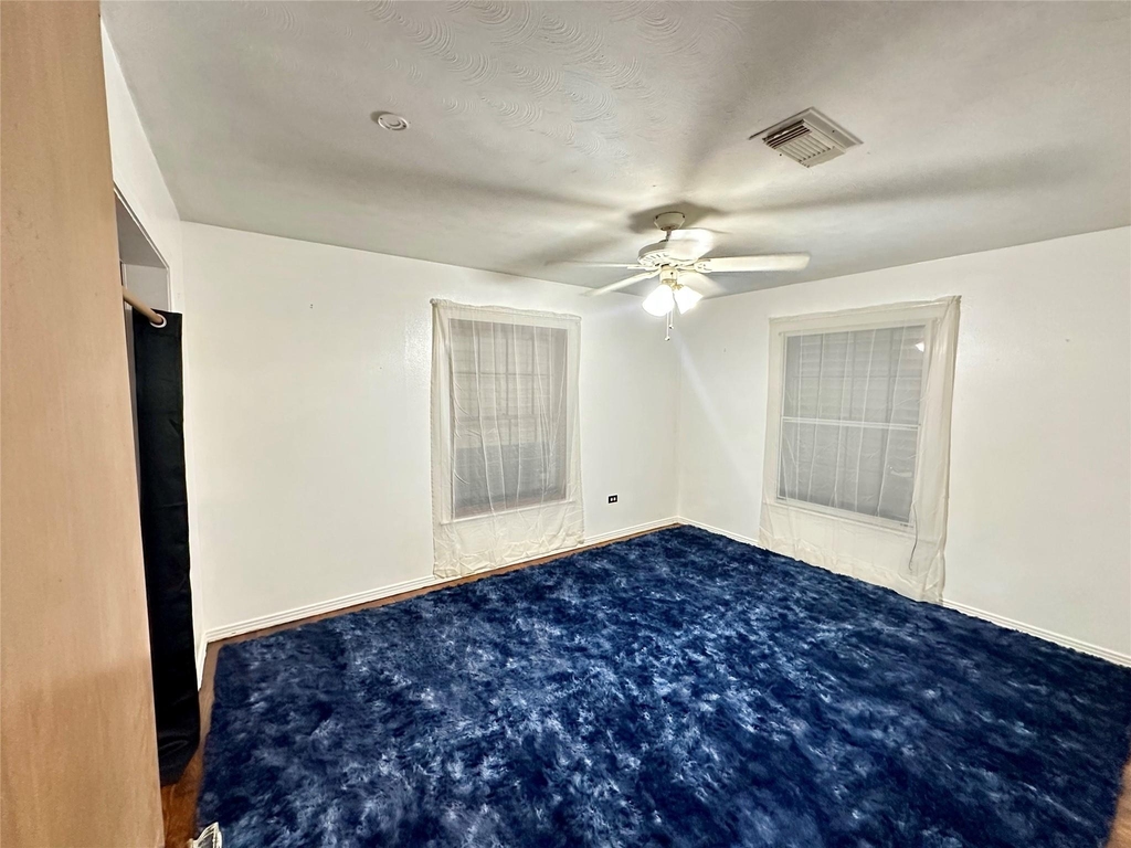 2810 N Houston Drive - Photo 8