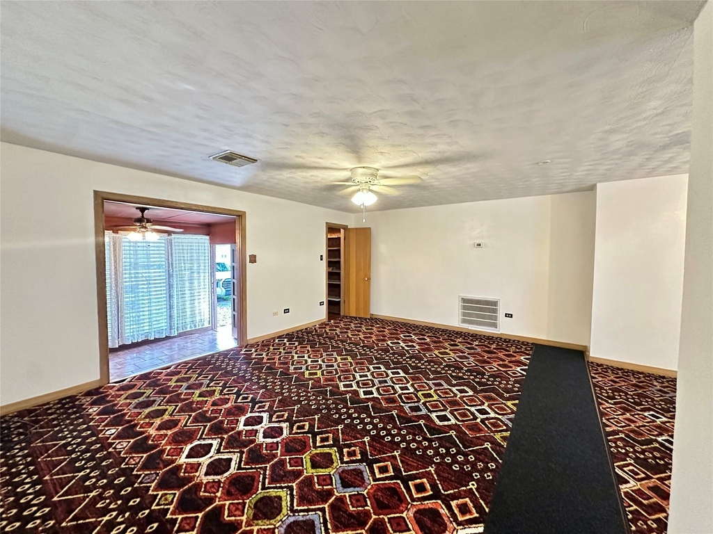 2810 N Houston Drive - Photo 16