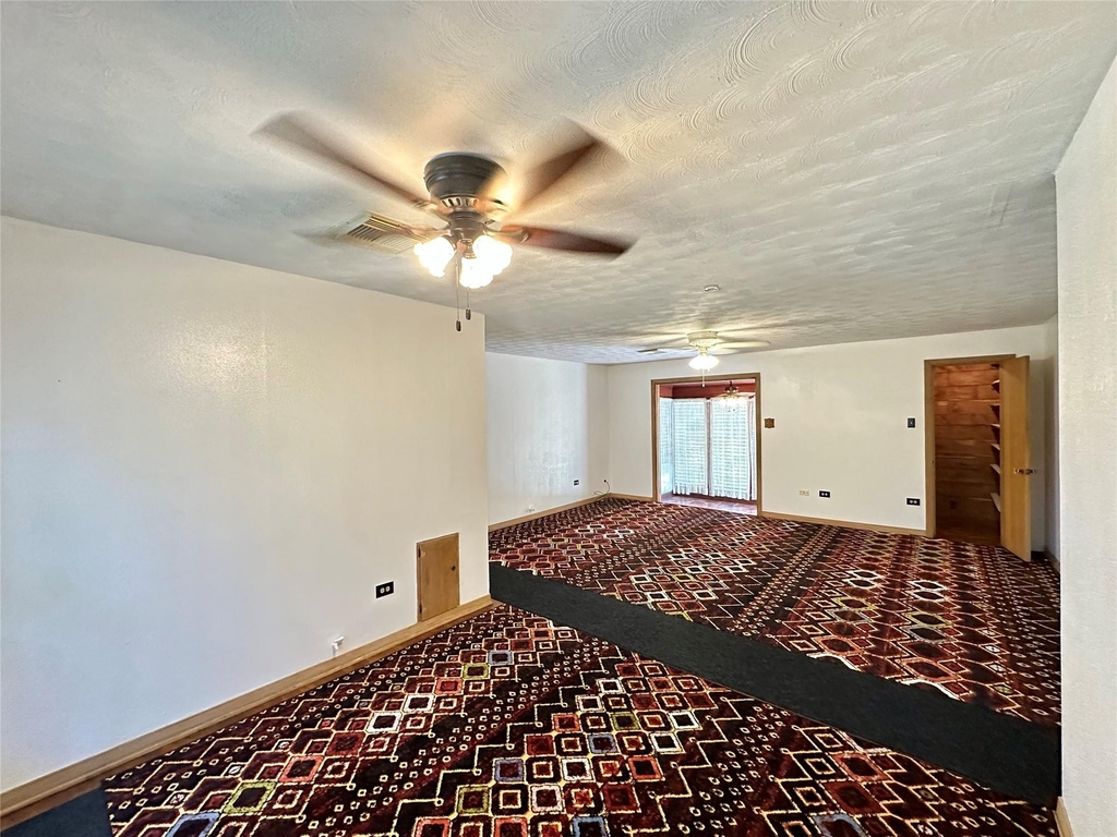 2810 N Houston Drive - Photo 14