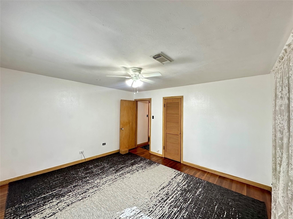 2810 N Houston Drive - Photo 0