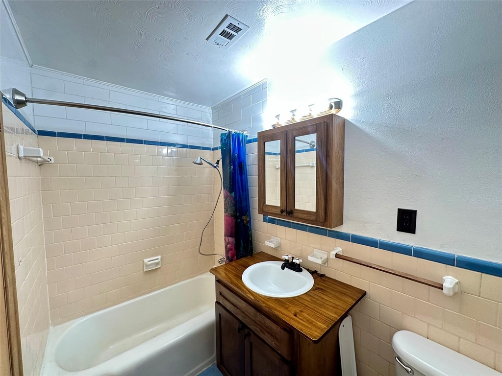 2810 N Houston Drive - Photo 9