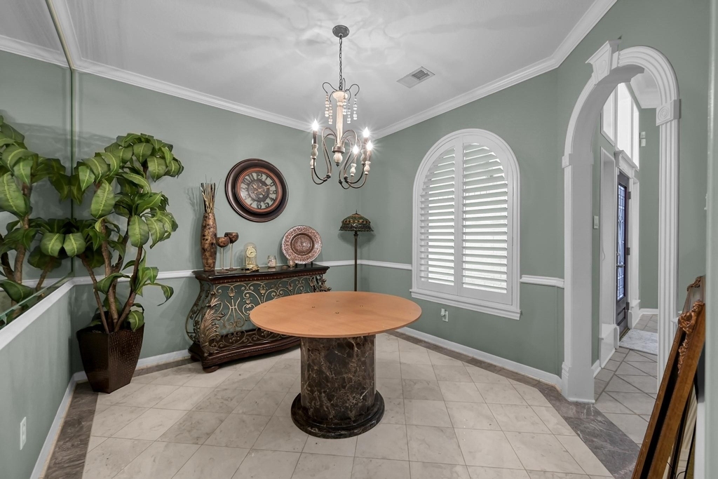 192 Monterrey Road W - Photo 7