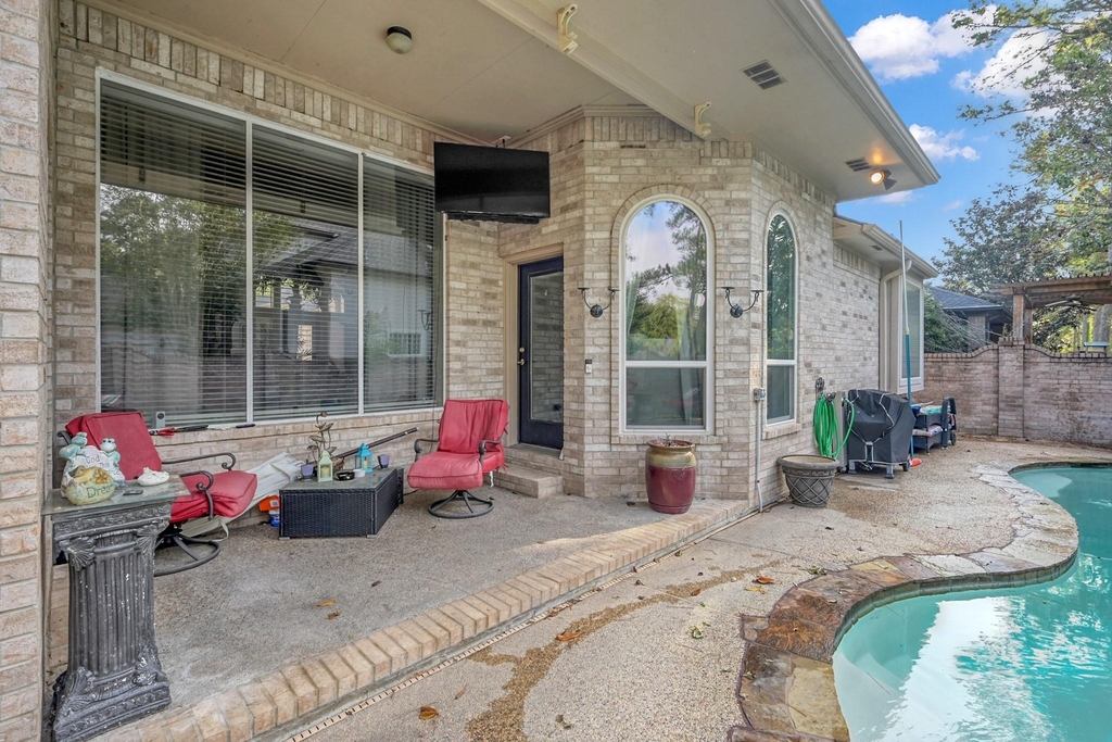 192 Monterrey Road W - Photo 33