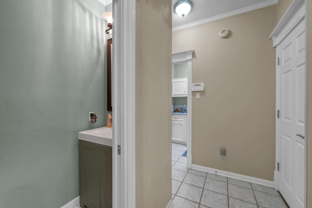 192 Monterrey Road W - Photo 8