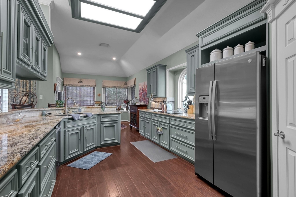 192 Monterrey Road W - Photo 14