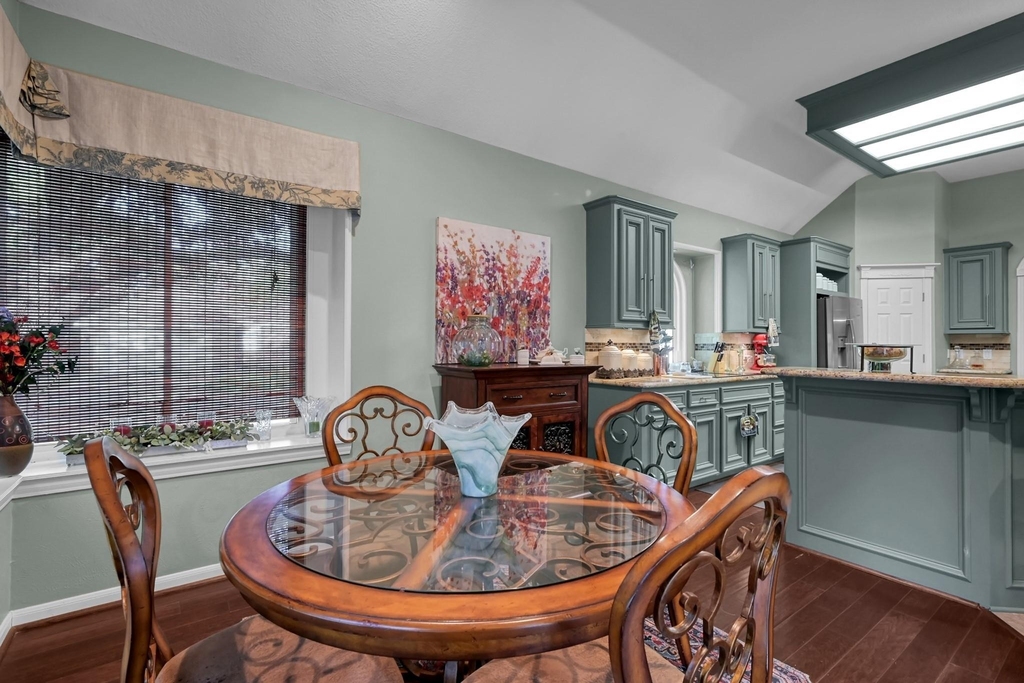 192 Monterrey Road W - Photo 18