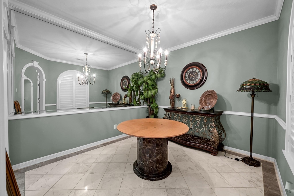 192 Monterrey Road W - Photo 6