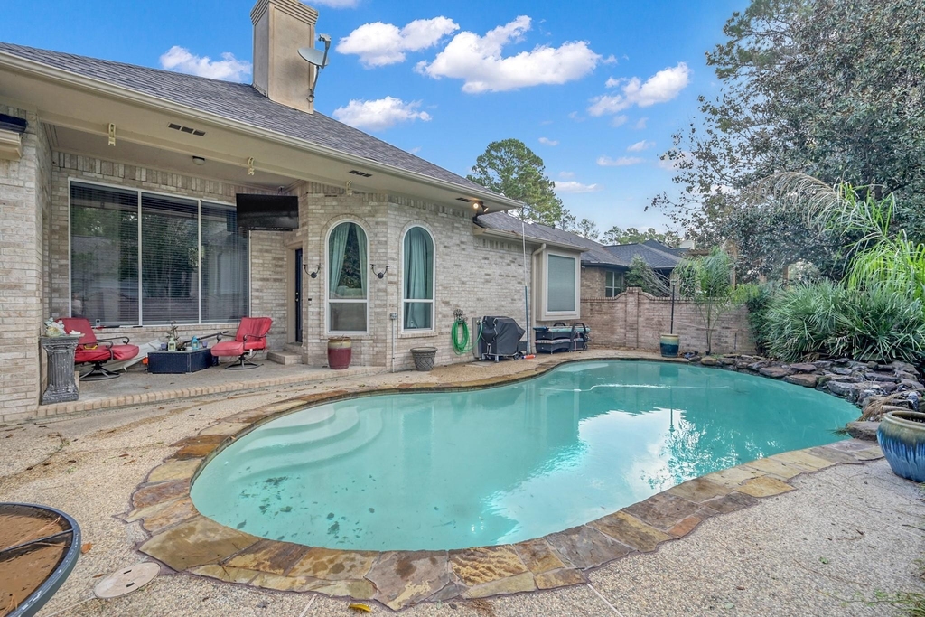 192 Monterrey Road W - Photo 37