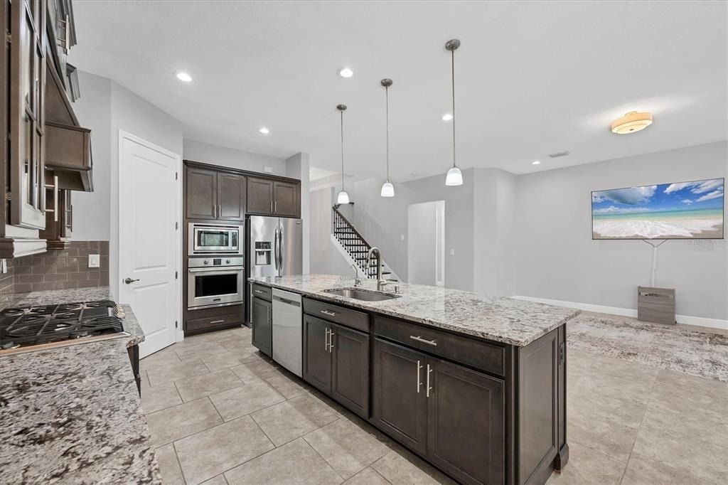 6104 Champions Row Street - Photo 11