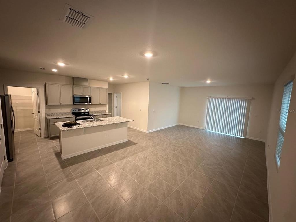 687 Park Place Boulevard - Photo 4