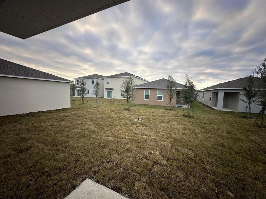 687 Park Place Boulevard - Photo 2