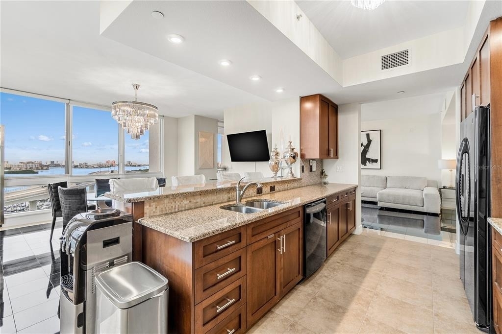 331 Cleveland Street - Photo 12