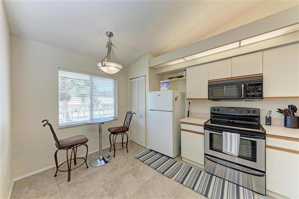 4366 Madeira Court - Photo 8