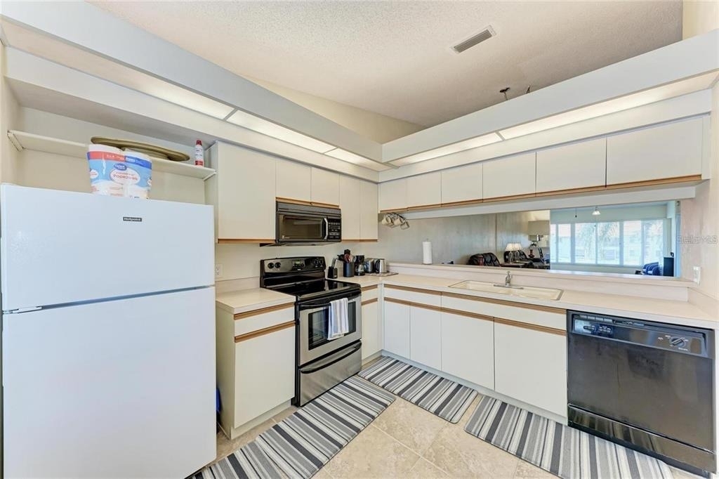 4366 Madeira Court - Photo 7