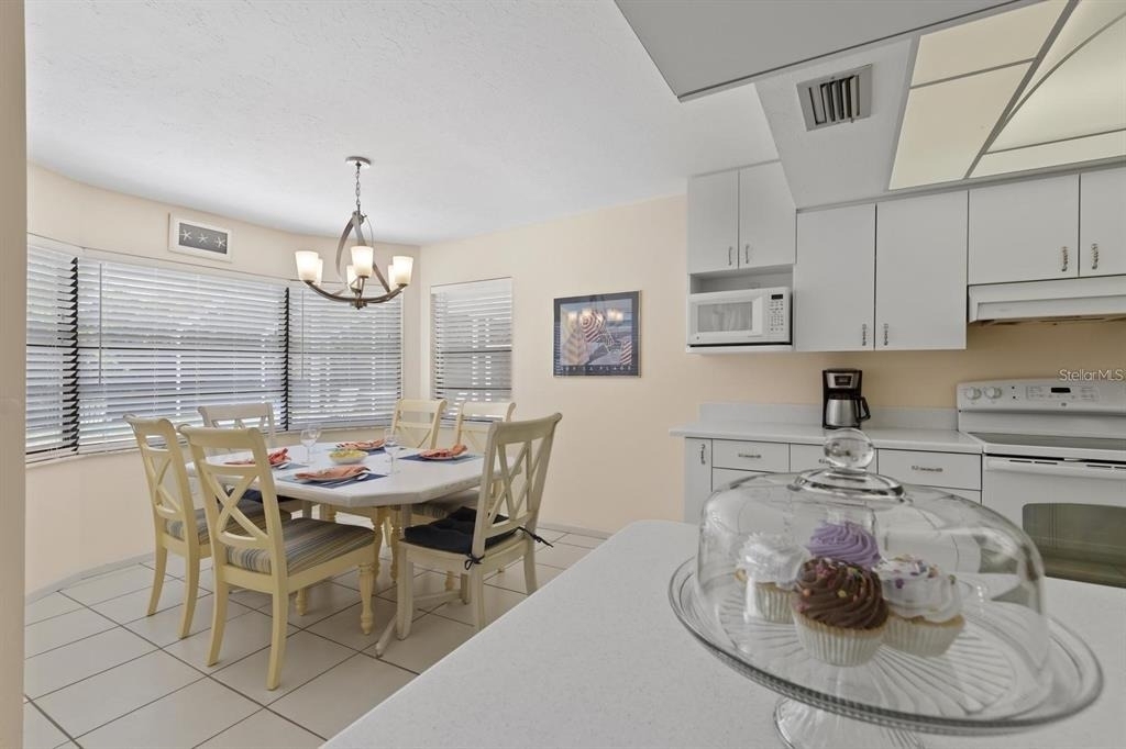 1895 Buccaneer Circle - Photo 4