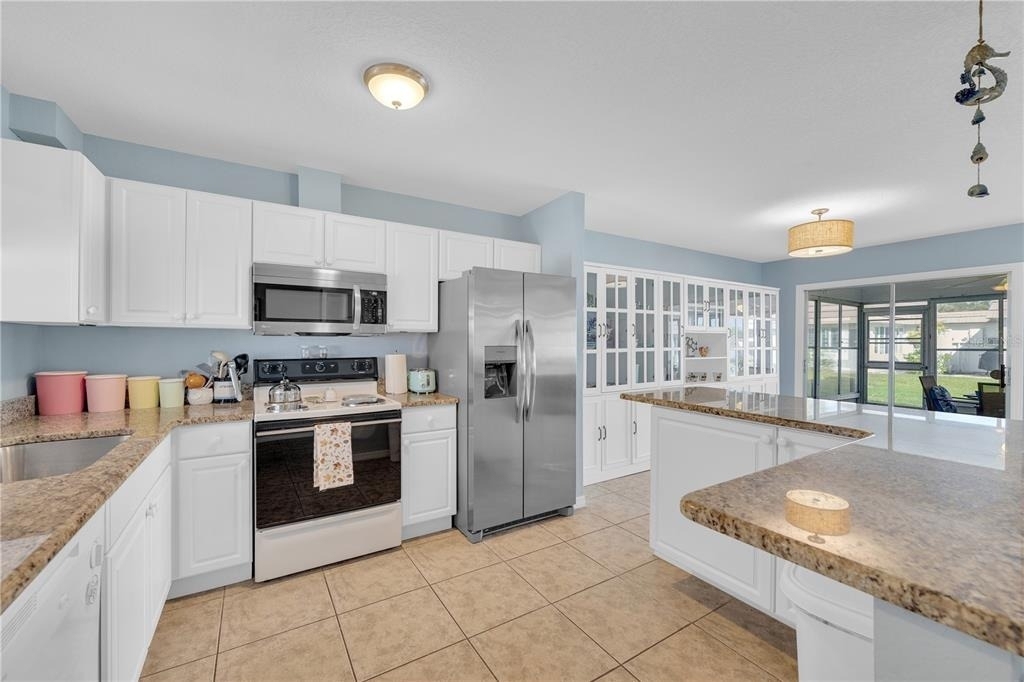 2401 Riverbluff Parkway - Photo 23