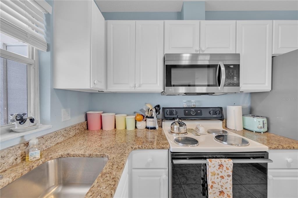 2401 Riverbluff Parkway - Photo 27