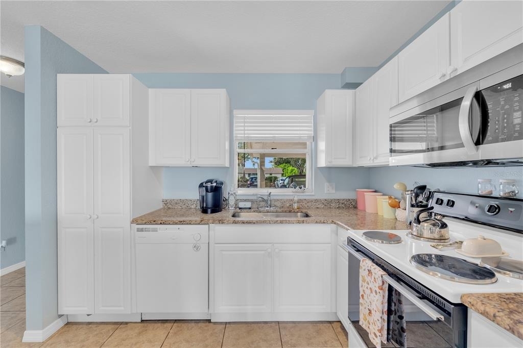 2401 Riverbluff Parkway - Photo 26