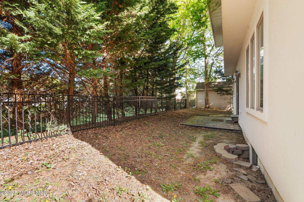 230 Norwood Avenue - Photo 32