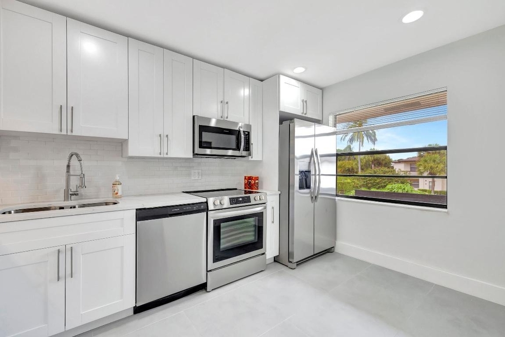 7898 Eastlake Drive - Photo 20