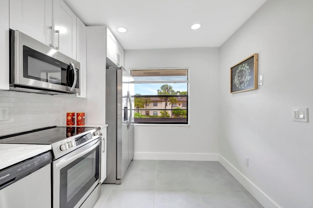 7898 Eastlake Drive - Photo 21