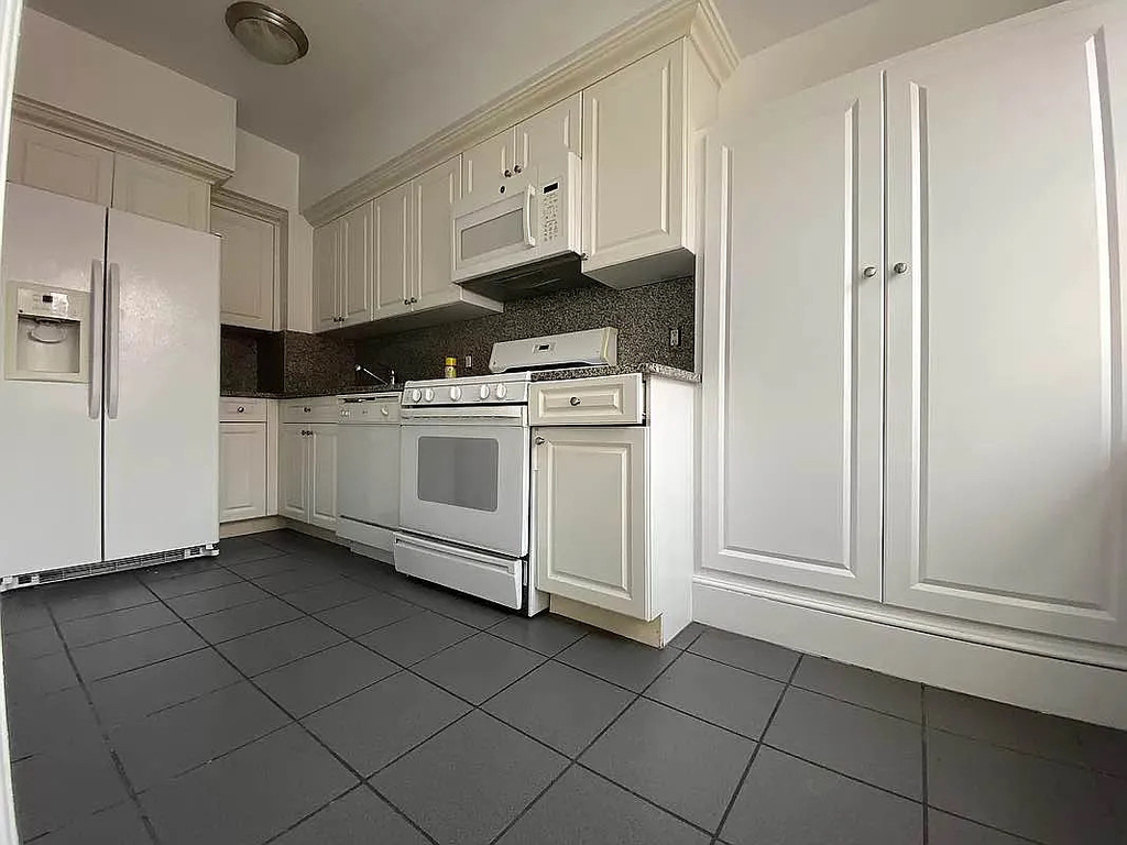 Gramercy East 21st Street - Photo 2