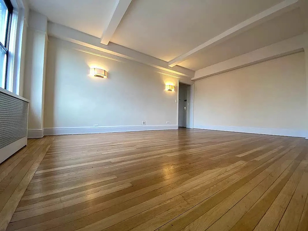 Gramercy East 21st Street - Photo 0