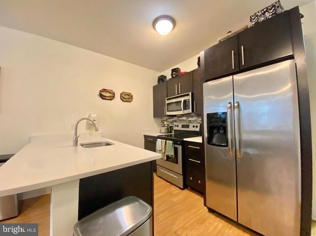 1622 W Jefferson Street - Photo 4