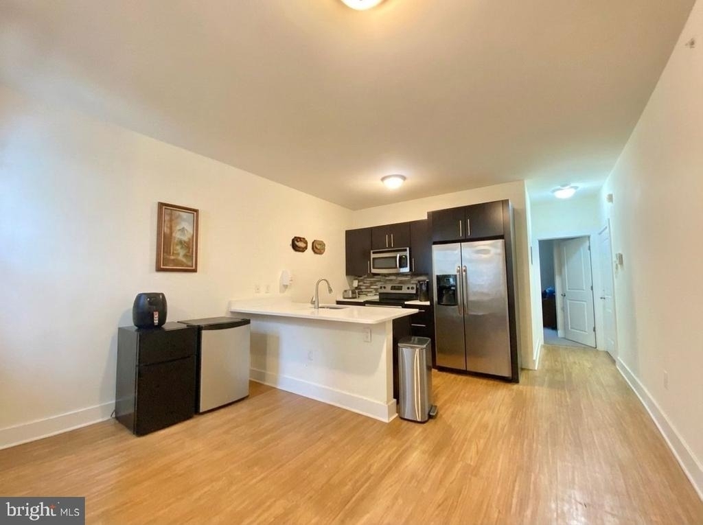 1622 W Jefferson Street - Photo 3