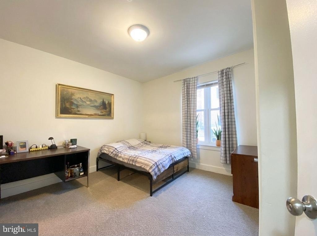 1622 W Jefferson Street - Photo 5