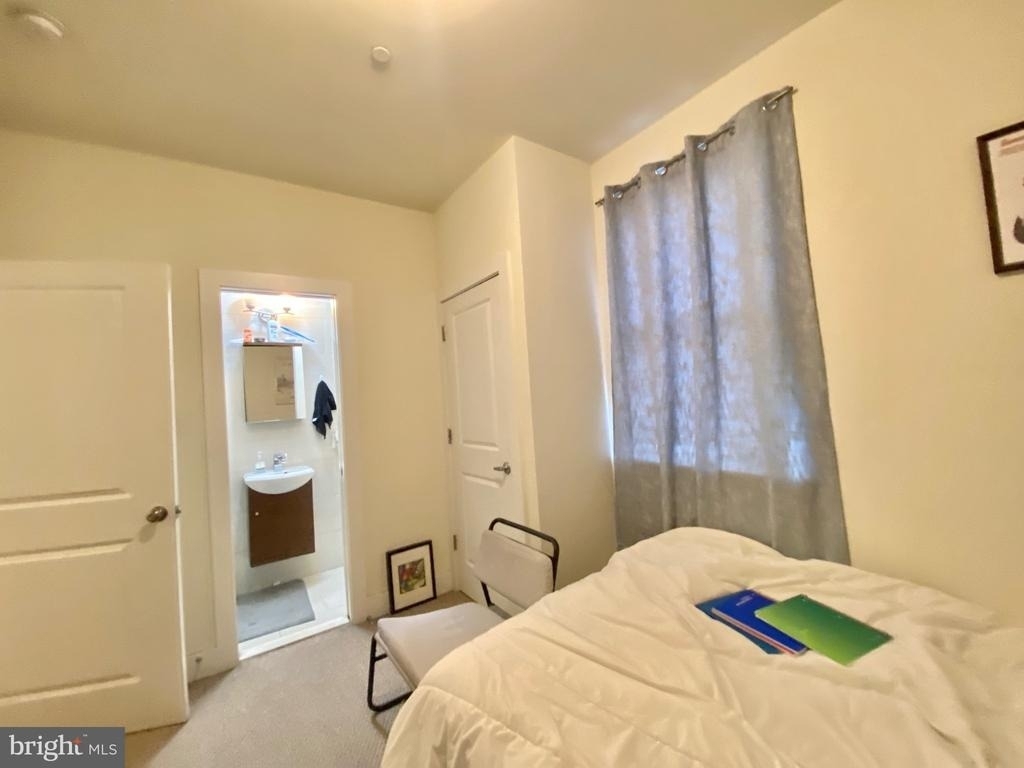 1622 W Jefferson Street - Photo 0