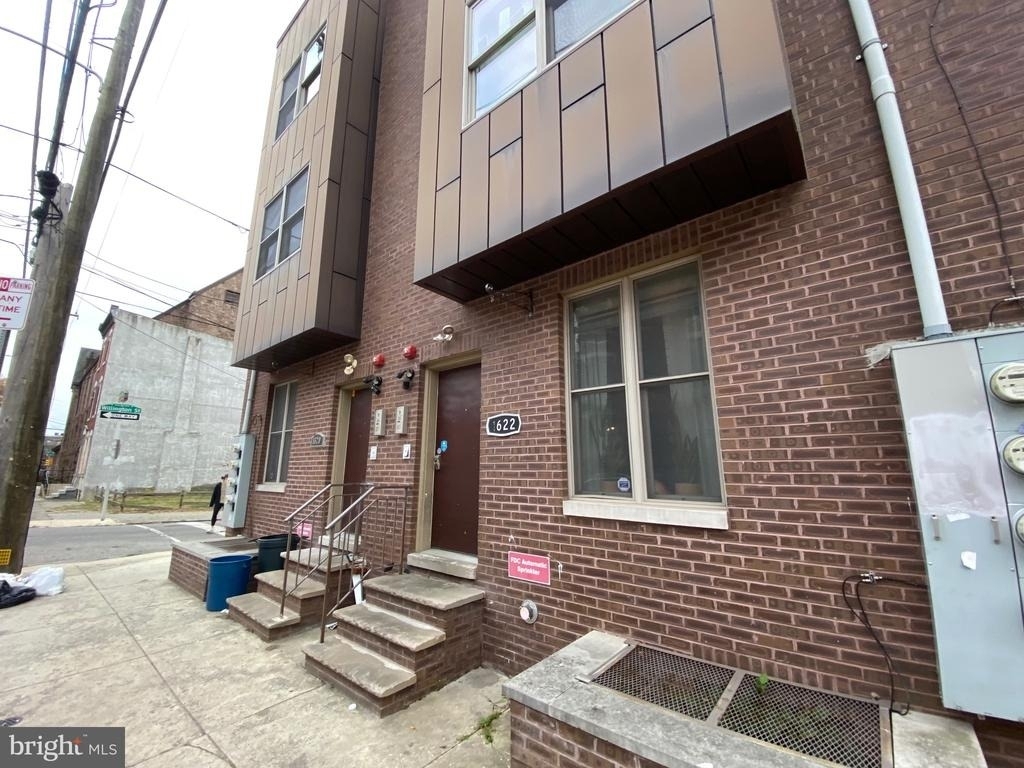 1622 W Jefferson Street - Photo 1