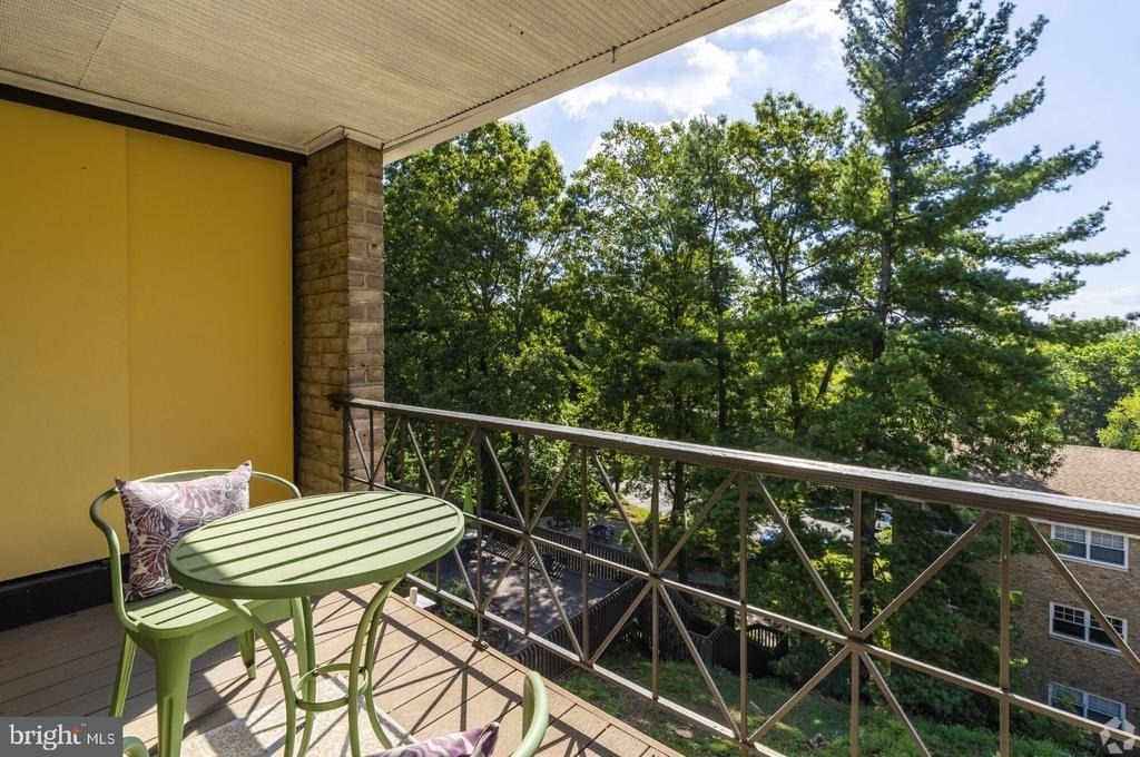 284 Iven Avenue - Photo 10