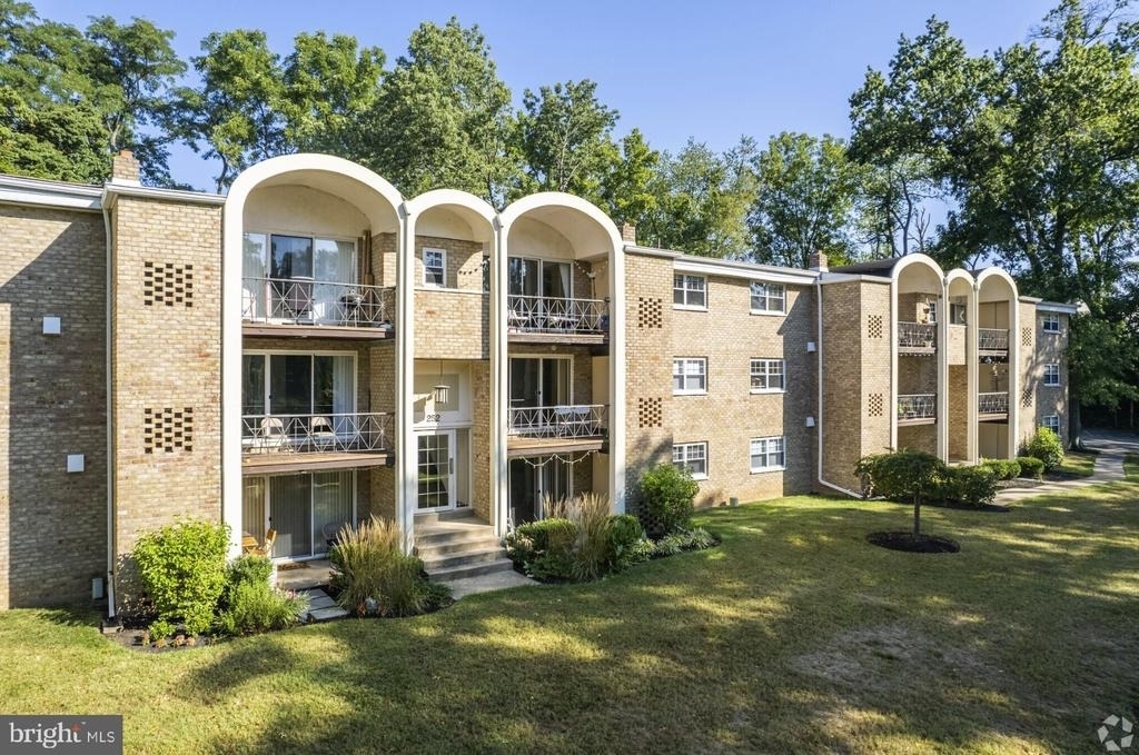 284 Iven Avenue - Photo 4