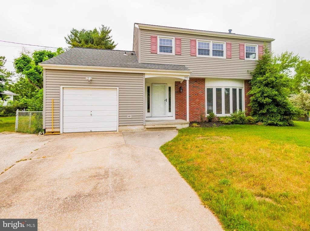 300 Macclelland Avenue - Photo 0