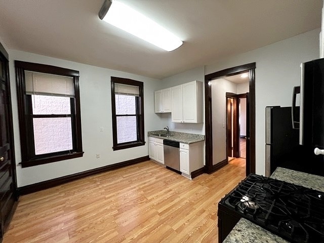 1231 N Greenview Avenue - Photo 14