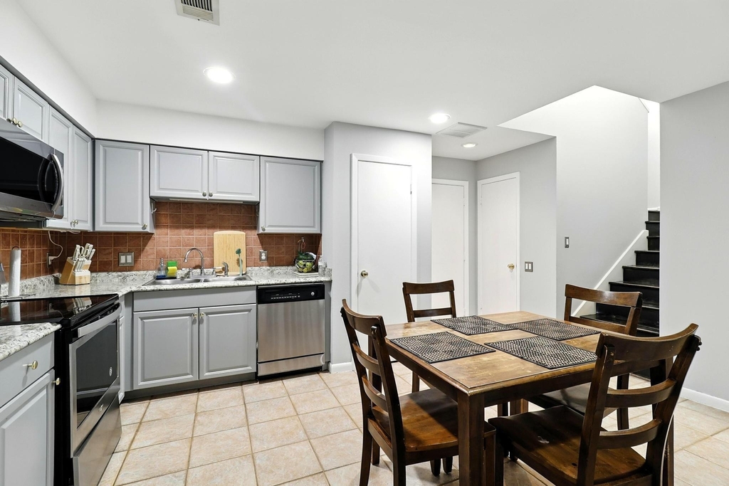1532 Prairie Grove Drive - Photo 2