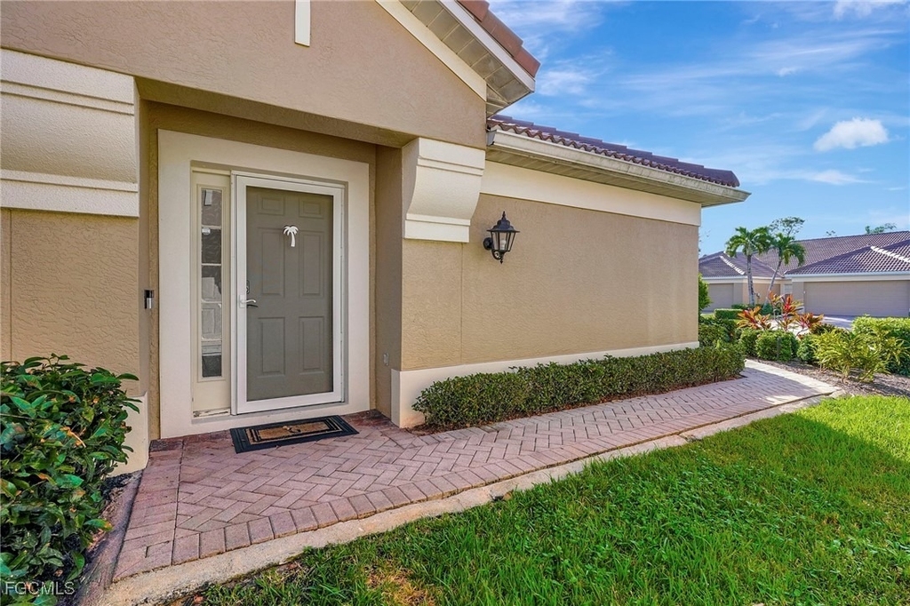11041 Iron Horse Way - Photo 0